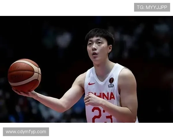 胡明轩腿伤未愈热身依旧受限 胡明轩腿伤未愈热身依旧受限